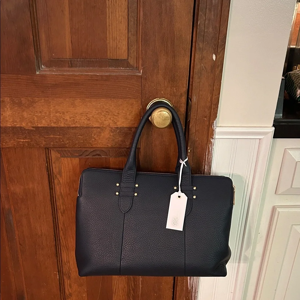 Elegant. Navy Leather Men's Bag